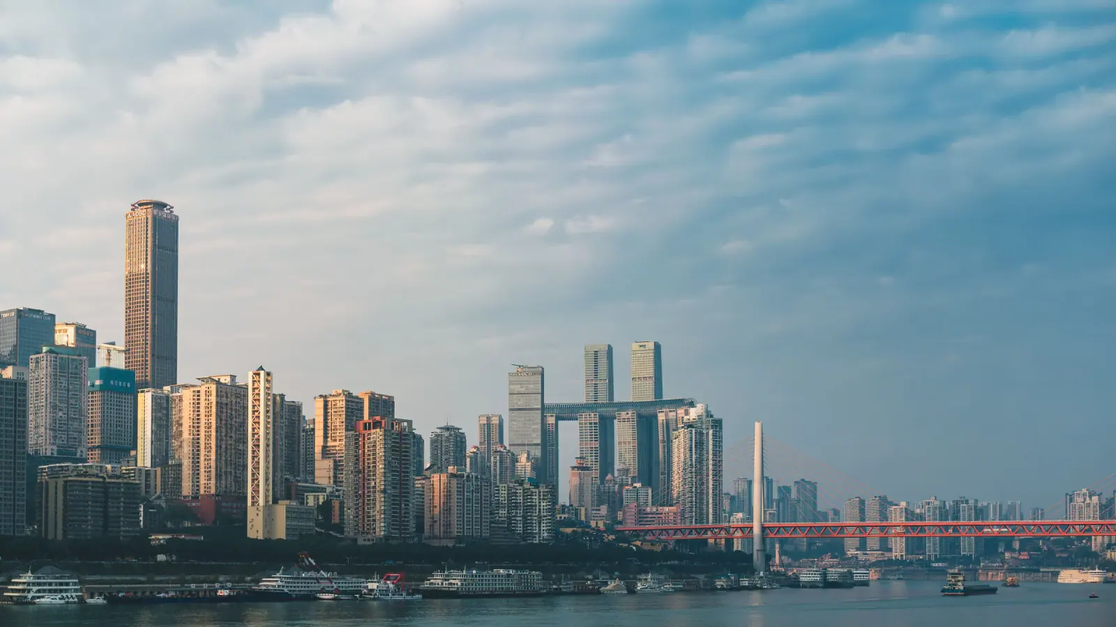 Chongqing skyline, Yangtze River and bridge in daylight